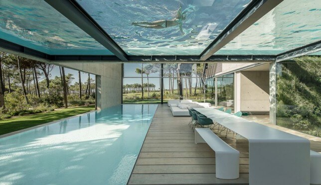 vantagens da piscina de vidro