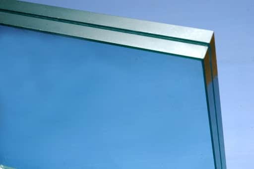 Qual é mais caro vidro temperado ou laminado?