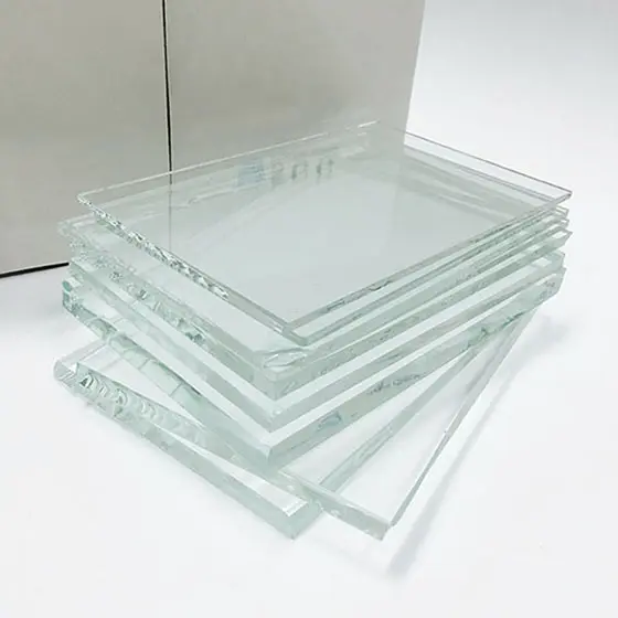 Vidro incolor ou extra clear
